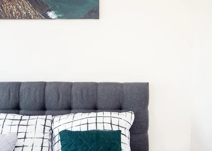Cozy Modern Apartment Astoria Magic Grey Old Town